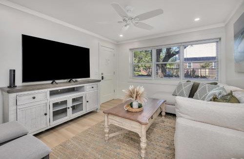 Saint Simons Heights House | 588 Demere-1