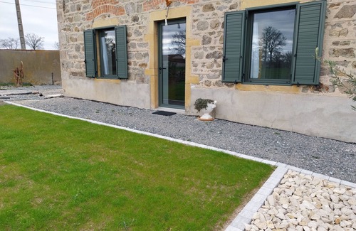Saint-Germain-Lespinasse House | 59 m2 country apartment in a restored farmhouse