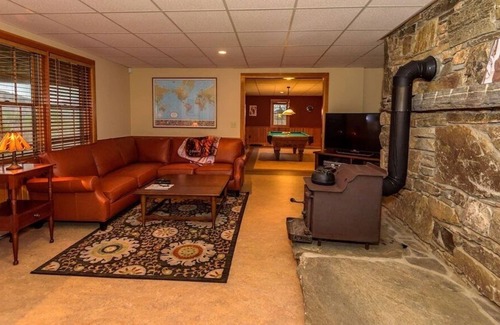 Quechee House | 5BD, 4BT With Stunning Mountain Views, Wet Bar And Game Room