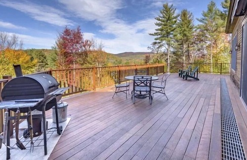 Quechee House | 5BD, 4BT With Stunning Mountain Views, Wet Bar And Game Room