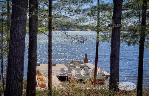 Gravenhurst Cottage | 5bdrm 4bath beautiful cottage on Gull Lake! SW exposure! Sunsets! Muskoka Room!