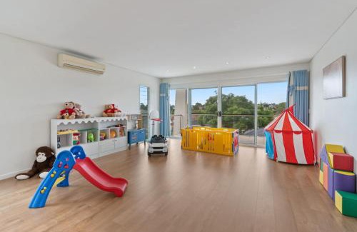 Eight Mile Plains House | 5Beds Luxu Home with Pool and AC Conveniently Located