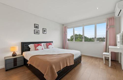 Eight Mile Plains House | 5Beds Luxu Home with Pool and AC Conveniently Located