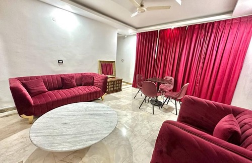 Gurugram Apartment | 5bhk entire villa for parties music allowed no restrictions best for diwali