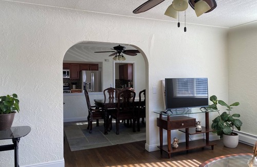 College View House | 5BR Bungalow 15 mins from Red Rocks & Downtown!