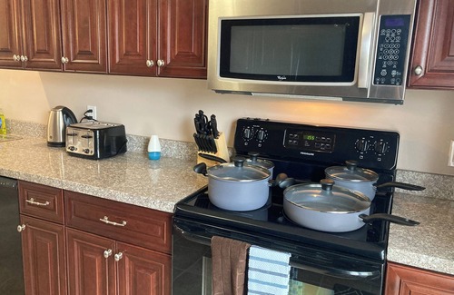 Pouce Coupe House | ❤️ 5br Crew House: Large, Bright, Fully Stocked, near Dawson Creek