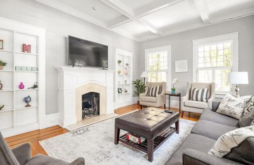 Midtown House | 5BR Historic Midtown Craftsman Home w Jacuzzi