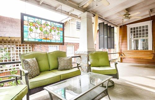 Midtown House | 5BR Historic Midtown Craftsman Home w Jacuzzi