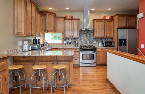Tabernash House | 5BR House on Lake w/Paddle Boards & Hot Tub