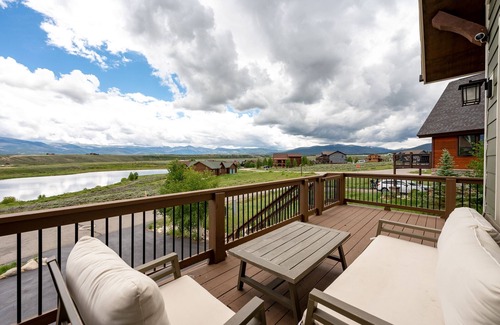 Tabernash House | 5BR House on Lake w/Paddle Boards & Hot Tub