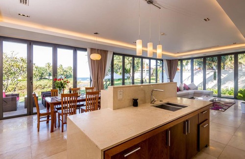 Hoa Hai Villa | 5BR Little Seaview Pool Villa In Ocean Resort