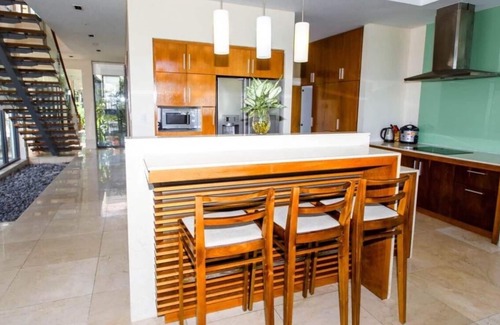 Hoa Hai Villa | 5BR Little Seaview Pool Villa In Ocean Resort