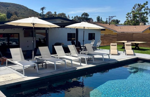 Santee House | 5BR Oasis | Pool, Hot Tub & Luxe Outdoor Retreat!