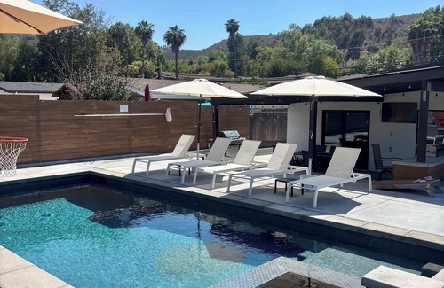 Santee House | 5BR Oasis | Pool, Hot Tub & Luxe Outdoor Retreat!