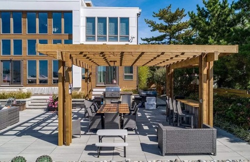 Loveladies House | 5br waterfront oasis Loveladies, LBI with pool