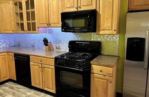 Mead House | 5th Ave Pond Side Retreat