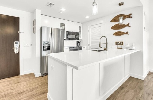 Baytowne Wharf Condo | 5th Floor Bahia Condo: Courtyard and Pool Views, King Bed at Sandestin Golf and Beach Resort!