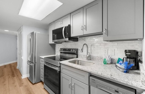 Myrtle Beach Hotel | 5th Flr Angle Oceanfront 1 Bedroom King Deluxe