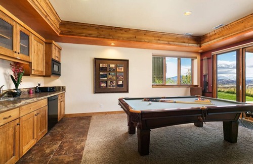 Eden House | 6 Bdr! 4 are King, hot tub, fire pit! BEST view!