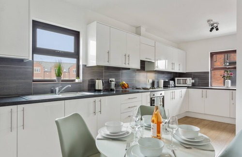 West Bridgford Apartment | 6 Bed Basement Room with Free Parking and Wi-Fi