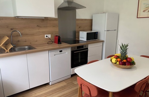 Saint-Antoine-de-Ficalba House | 6 bedroom cottage with playroom for children and teenagers. Pets allowed.
