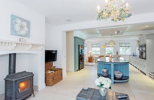 Brough Cottage | 6 bedroom accommodation in Sandholme, near Beverley