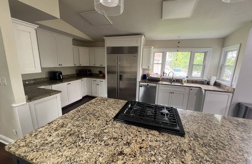 Howard House | 6 Bedroom Apple Valley Lakefront Perfect for Large Families