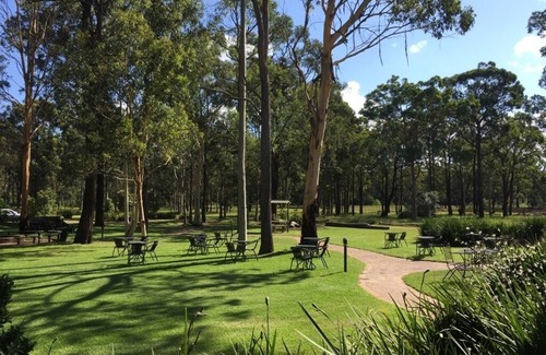 Quorrobolong Villa | 6 Bedroom Australian Bush Villa - Quiet Retreat Stay
