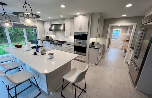 Port Washington House | 6-bedroom house in Port Washington on the bluff with Lake views & Hot Tub