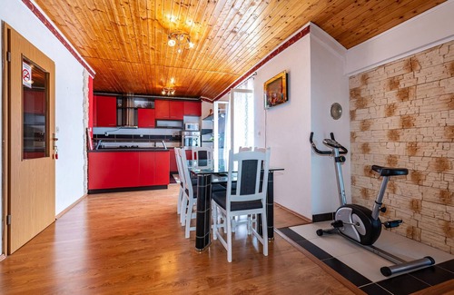 Policnik House | 6 bedroom pet friendly home in Policnik