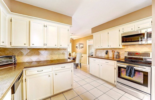 Pinehurst Of Atascocita House | 6-Bedroom Sanctuary w Pool: 30 Mins Downtown PG