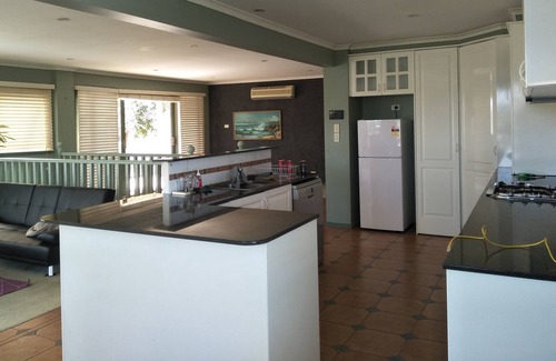 Frankston House | 6 Bedrooms/11 Beds Spacious|City+Park Views|Beach