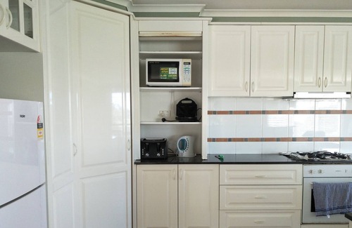 Frankston House | 6 Bedrooms/11 Beds Spacious|City+Park Views|Beach