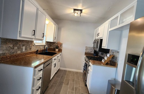 Odessa House | 6 Beds, 3-bedroom House in Odessa close to shopping and minutes from I20