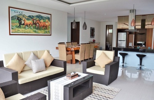Bandung Villa | 6 BR Hill View Villa with a private pool 3