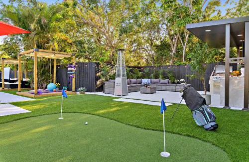 South Bradenton Villa | 6 BR Pool Family Getaway near Coquina Beach