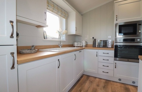 Lower Trengale Cottage | 6 FARAWAY FIELDS, with hot tub in Dobwalls