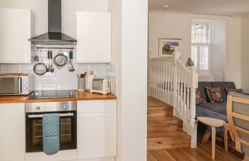 Biggar Cottage | 6 KIRKSTYLE, pet friendly, character holiday cottage in Biggar