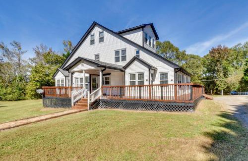 Anderson House | 6 Mi to Dtwn Anderson Grand Family Home with Yard!