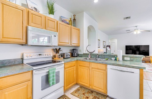 Beachwalk Isles House | 6 Mi to Fort Myers Beach: Lakefront Home w/Pool