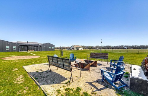 Point House | 6 Mi to Lake Tawakoni Texas Family Home