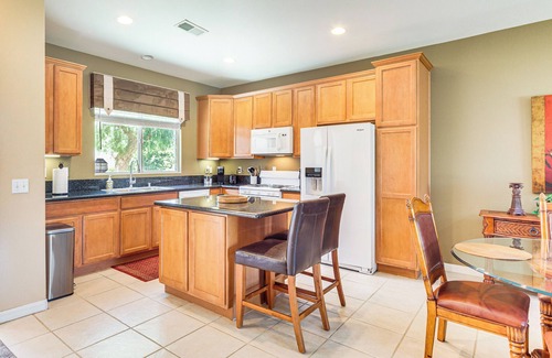 Indio Condo | 6 Mi to Old Town La Quinta: Golf Retreat w/Patio