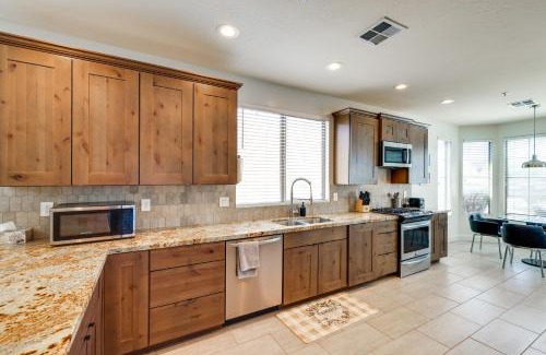 Pinnacle Reserve One House | 6 Mi to Pinnacle Peak Park Home with BBQ and Yard