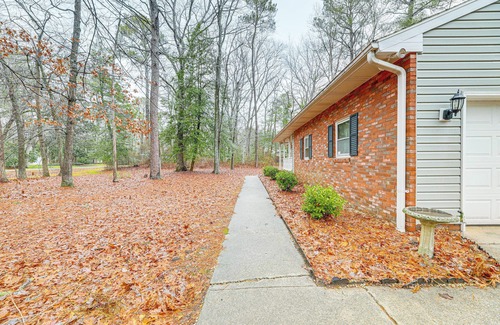 Allen Cottage | 6 Mi to Salisbury: Forest-view Sanctuary!