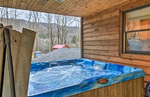 Snowshoe House | 6 Mi to Snowshoe Resort Retreat with Hot Tub