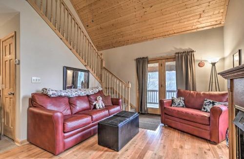 Snowshoe House | 6 Mi to Snowshoe Resort Retreat with Hot Tub
