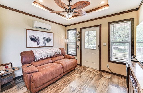 Copperas Cove Cabin | 6 Mi to Topsey Exotic Ranch: Retreat on 12 Acres!
