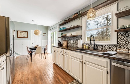 Fletcher House | 6 miles to Asheville with pet-friendly fenced yard, fire pit, EV charger