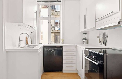 Bergenhus Apartment | 6 min to Bryggen - 67 Sqm in 4 Floor & Views