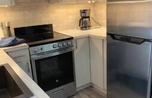East Kootenay Condo | 6 min to Ski Hill/New & Modern/In Town
